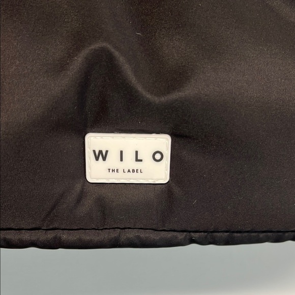 🖤💖 Wilo The Brand Knot Cresent Travels Bag w/ Crossbody & Carry-On Straps ✈️ - Picture 2 of 9